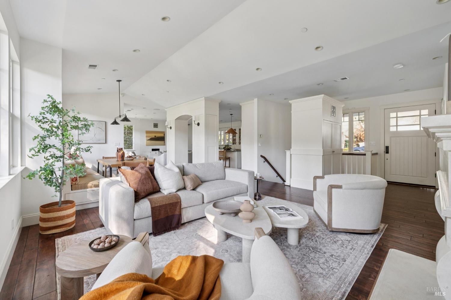 Detail Gallery Image 9 of 68 For 529 Alta Way, Mill Valley,  CA 94941 - 4 Beds | 2/1 Baths