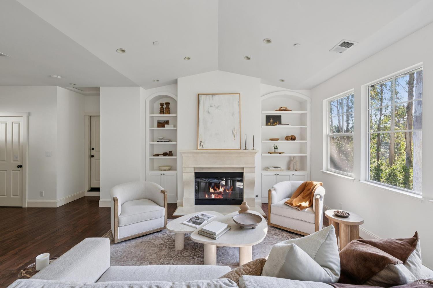 Detail Gallery Image 6 of 68 For 529 Alta Way, Mill Valley,  CA 94941 - 4 Beds | 2/1 Baths