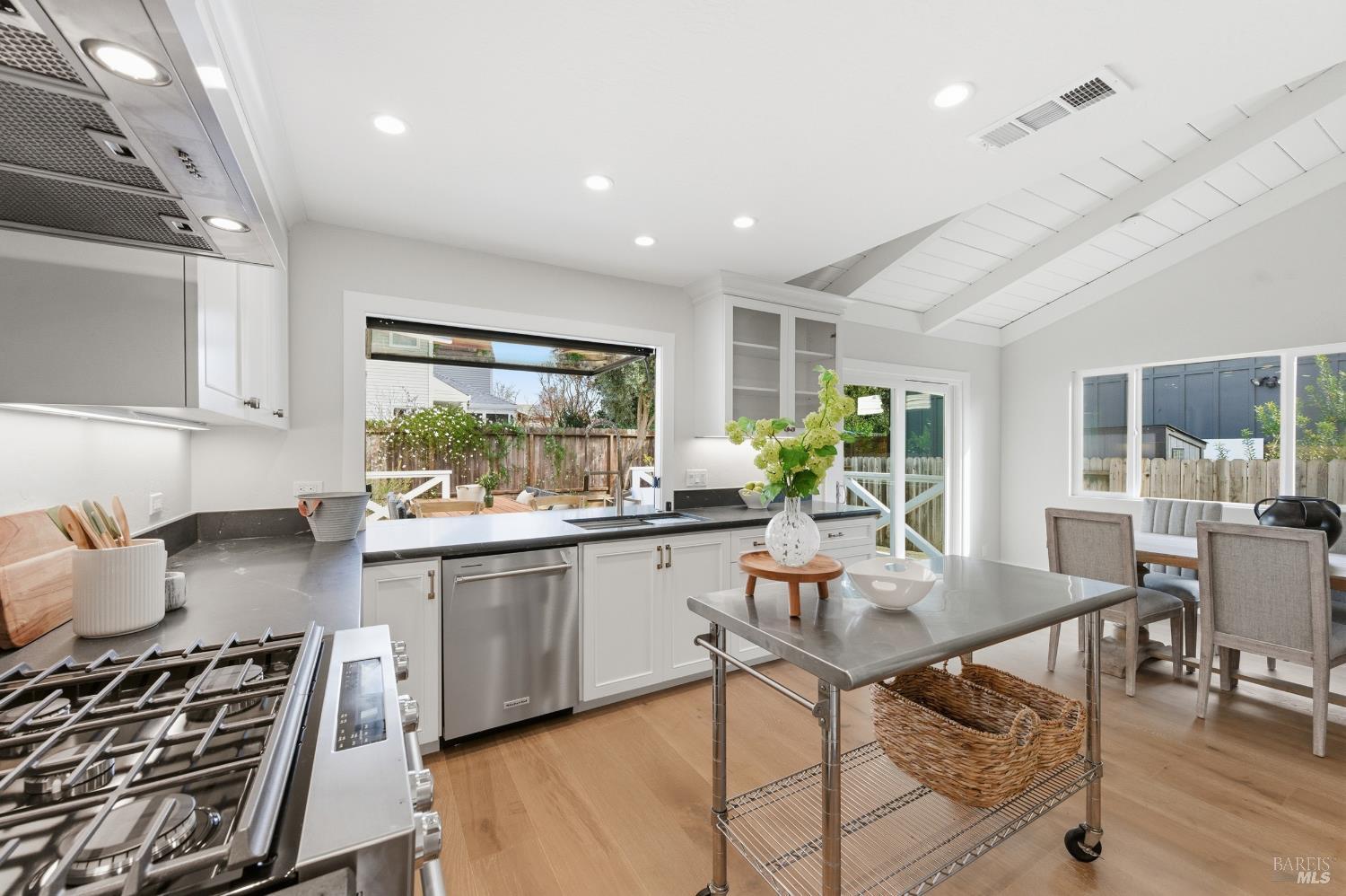 Detail Gallery Image 16 of 45 For 1830 Spring Mountain Rd, Saint Helena,  CA 94574 - 3 Beds | 2 Baths