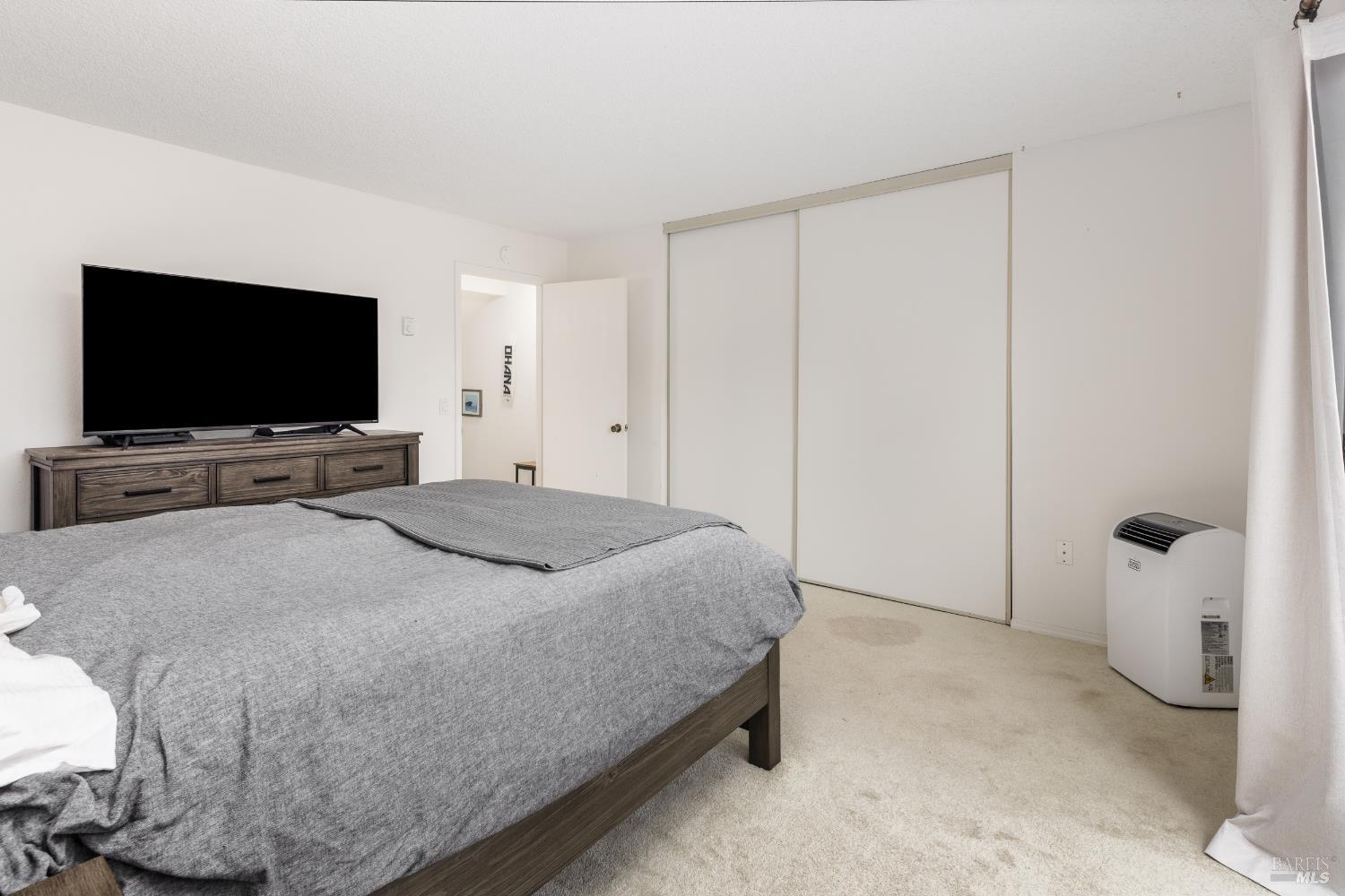 Detail Gallery Image 12 of 17 For 1430 Parkway Dr, Rohnert Park,  CA 94928 - 2 Beds | 1/1 Baths