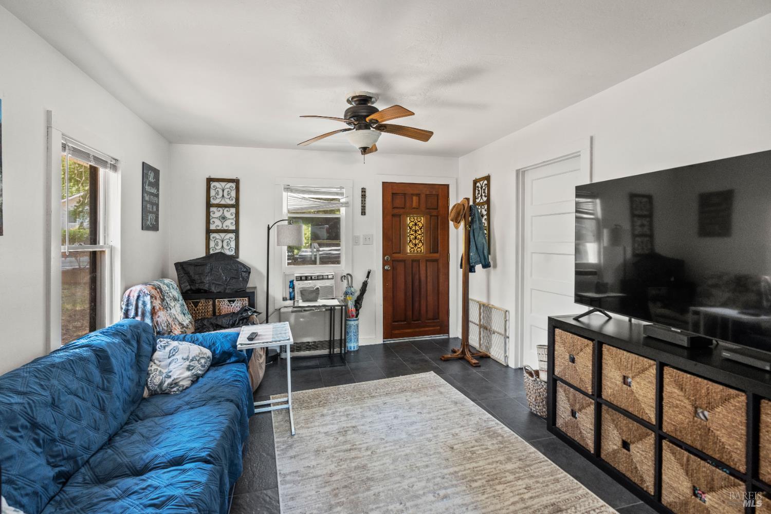 Detail Gallery Image 9 of 26 For 1301 Knob Hill Rd, Ukiah,  CA 95482 - 1 Beds | 1 Baths