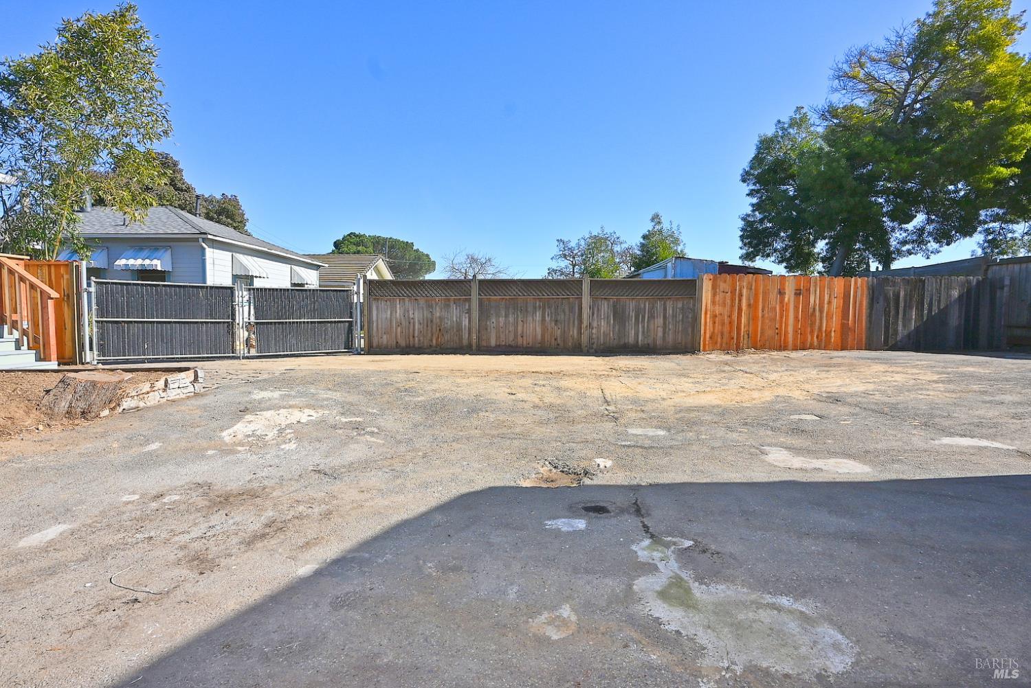 Detail Gallery Image 6 of 48 For 2610 Pacheco Blvd, Martinez,  CA 94553 - 2 Beds | 1 Baths