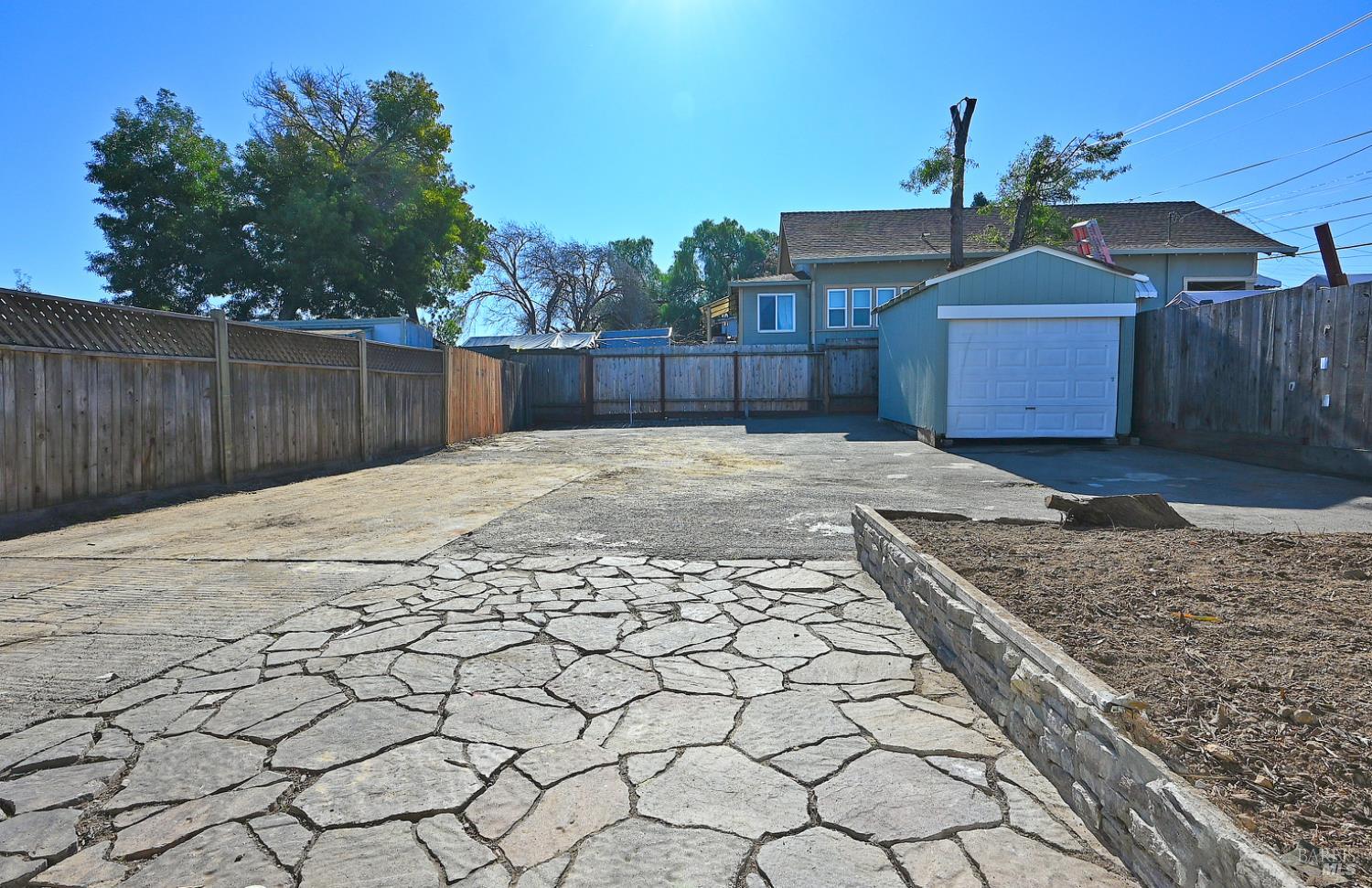 Detail Gallery Image 5 of 48 For 2610 Pacheco Blvd, Martinez,  CA 94553 - 2 Beds | 1 Baths