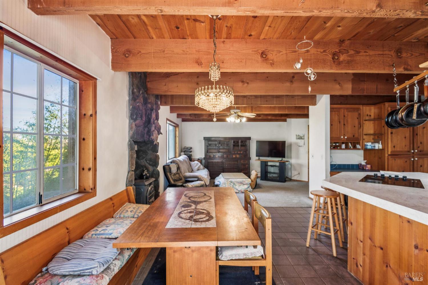 Detail Gallery Image 17 of 53 For 27 Beechwood Ct, Napa,  CA 94558 - 4 Beds | 2/1 Baths