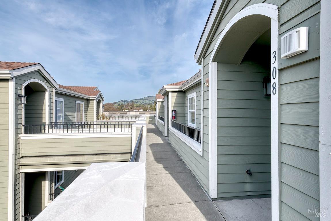 Detail Gallery Image 2 of 28 For 1587 S Novato Blvd #308,  Novato,  CA 94947 - 2 Beds | 2 Baths