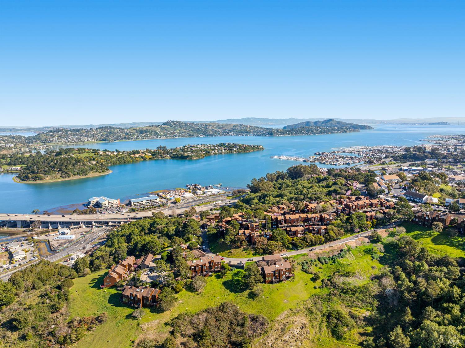 Detail Gallery Image 33 of 33 For 252 Bay Vista Cir, Sausalito,  CA 94965 - 3 Beds | 2/1 Baths