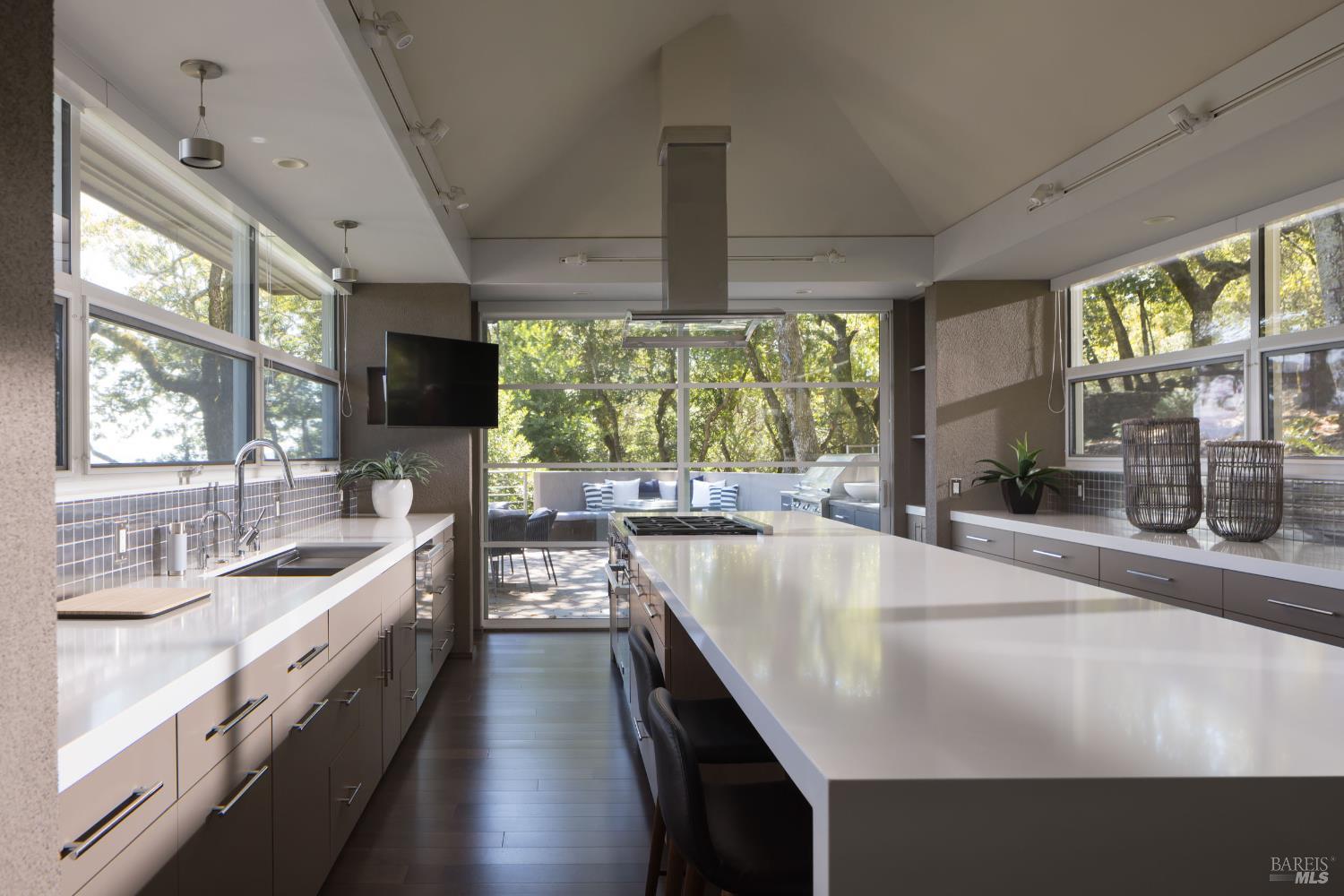 Detail Gallery Image 9 of 39 For 3685 White Alder Unkn, Sonoma,  CA 95476 - 3 Beds | 3/2 Baths