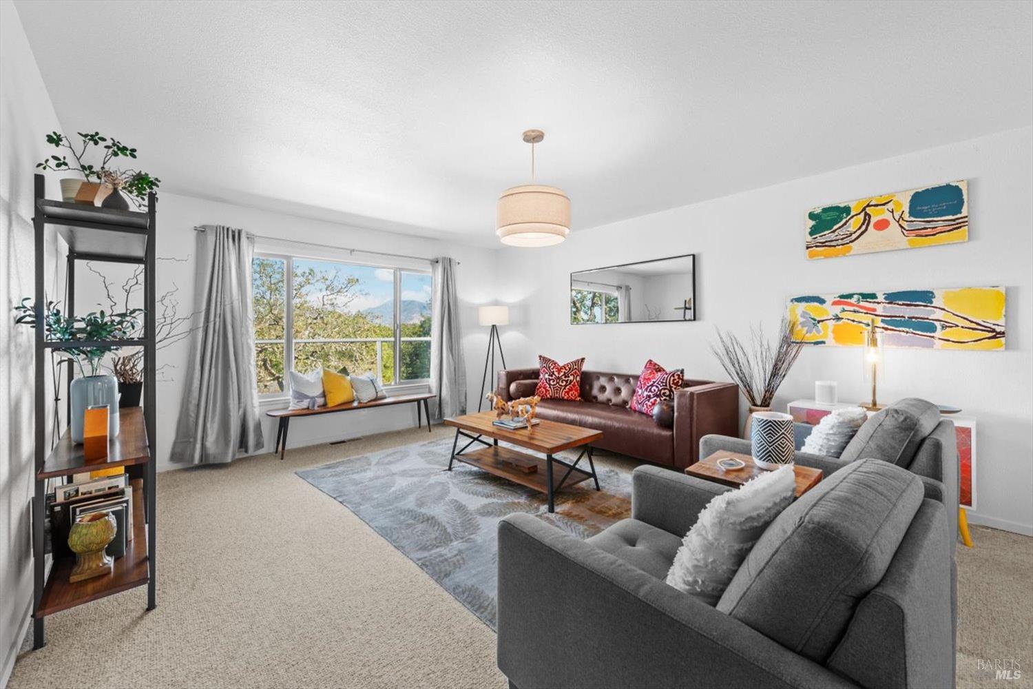 Detail Gallery Image 7 of 30 For 5860 Sharp Rd, Calistoga,  CA 94515 - 4 Beds | 4 Baths