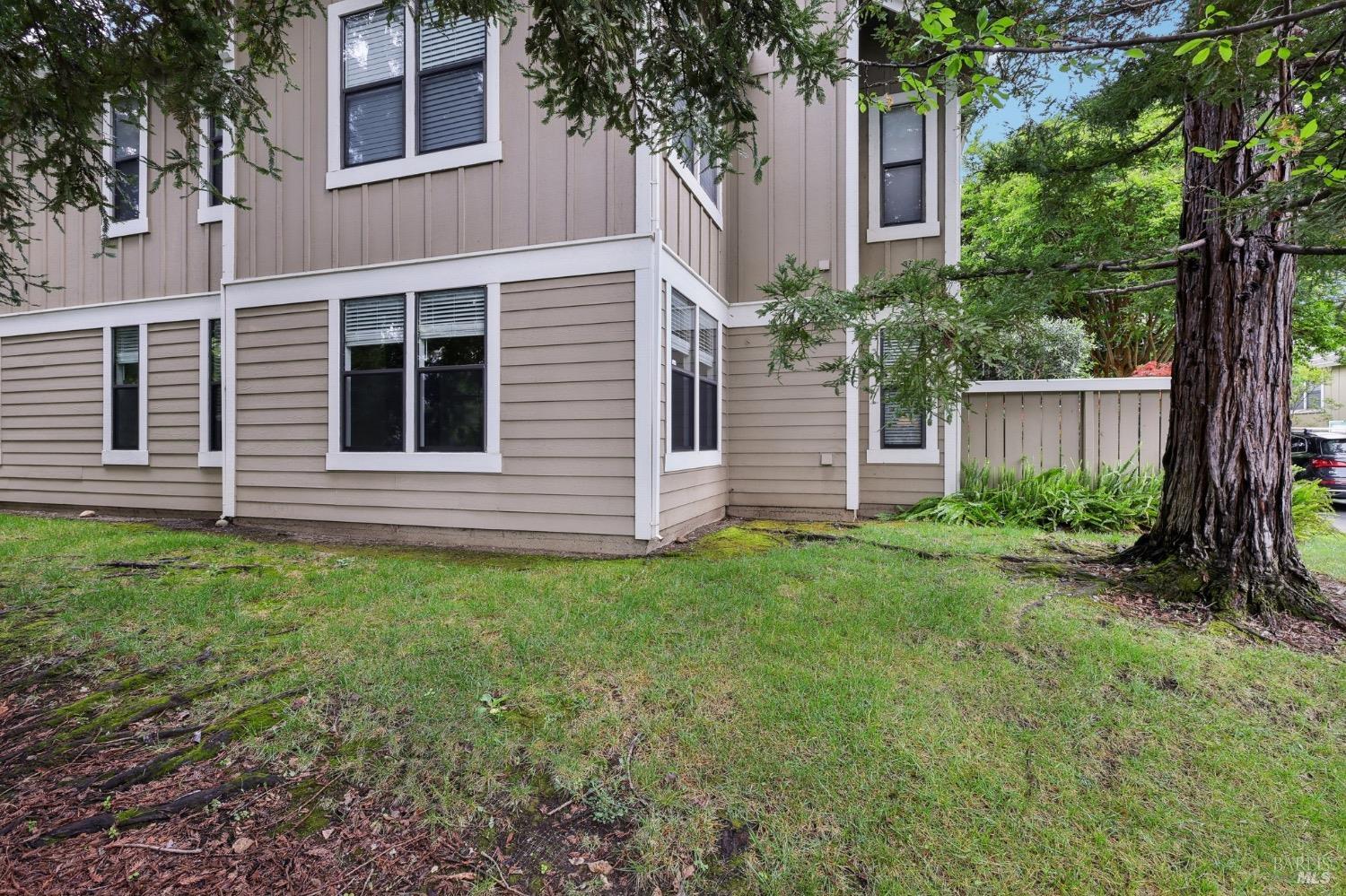 Detail Gallery Image 32 of 36 For 603 Cherry Ave, Sonoma,  CA 95476 - 2 Beds | 2 Baths