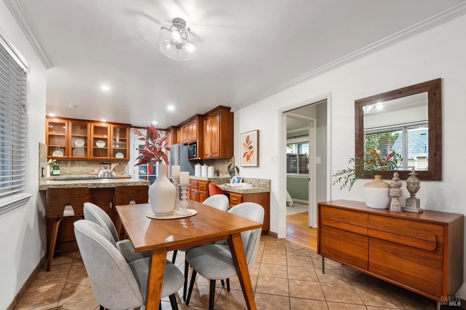 Detail Gallery Image 9 of 36 For 1212 East Ave, Napa,  CA 94558 - 2 Beds | 1 Baths