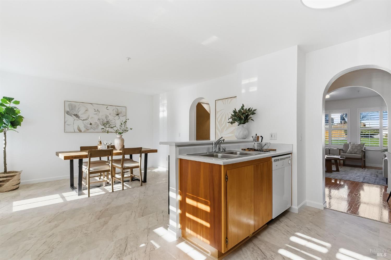 Detail Gallery Image 16 of 51 For 1816 Downing St, Petaluma,  CA 94954 - 3 Beds | 1/1 Baths