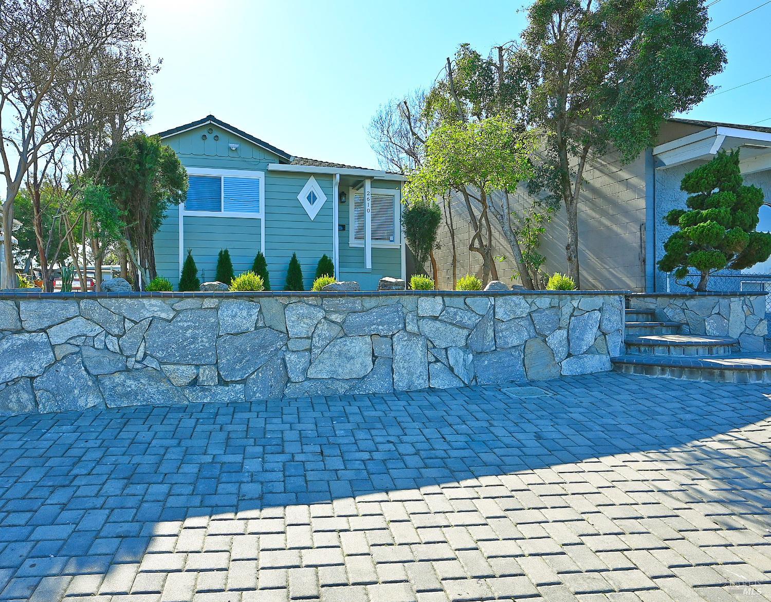 Detail Gallery Image 12 of 48 For 2610 Pacheco Blvd, Martinez,  CA 94553 - 2 Beds | 1 Baths