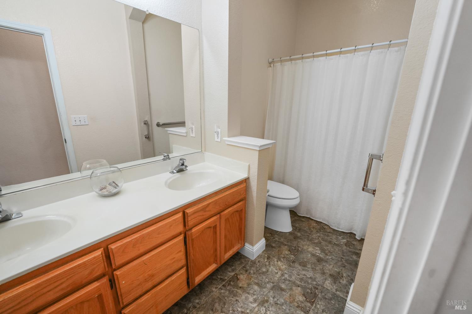 Detail Gallery Image 33 of 34 For 655 Yachtsman Ct, Dixon,  CA 95620 - 4 Beds | 2 Baths