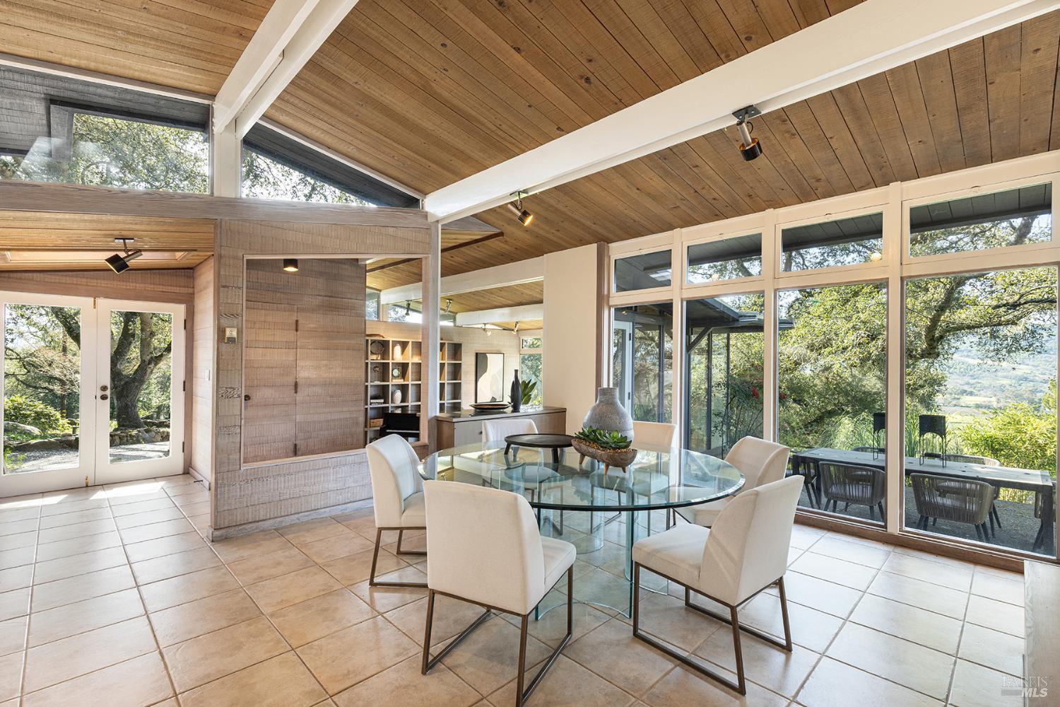 Detail Gallery Image 14 of 47 For 5815 Bennett Valley Rd, Santa Rosa,  CA 95404 - 4 Beds | 3/1 Baths