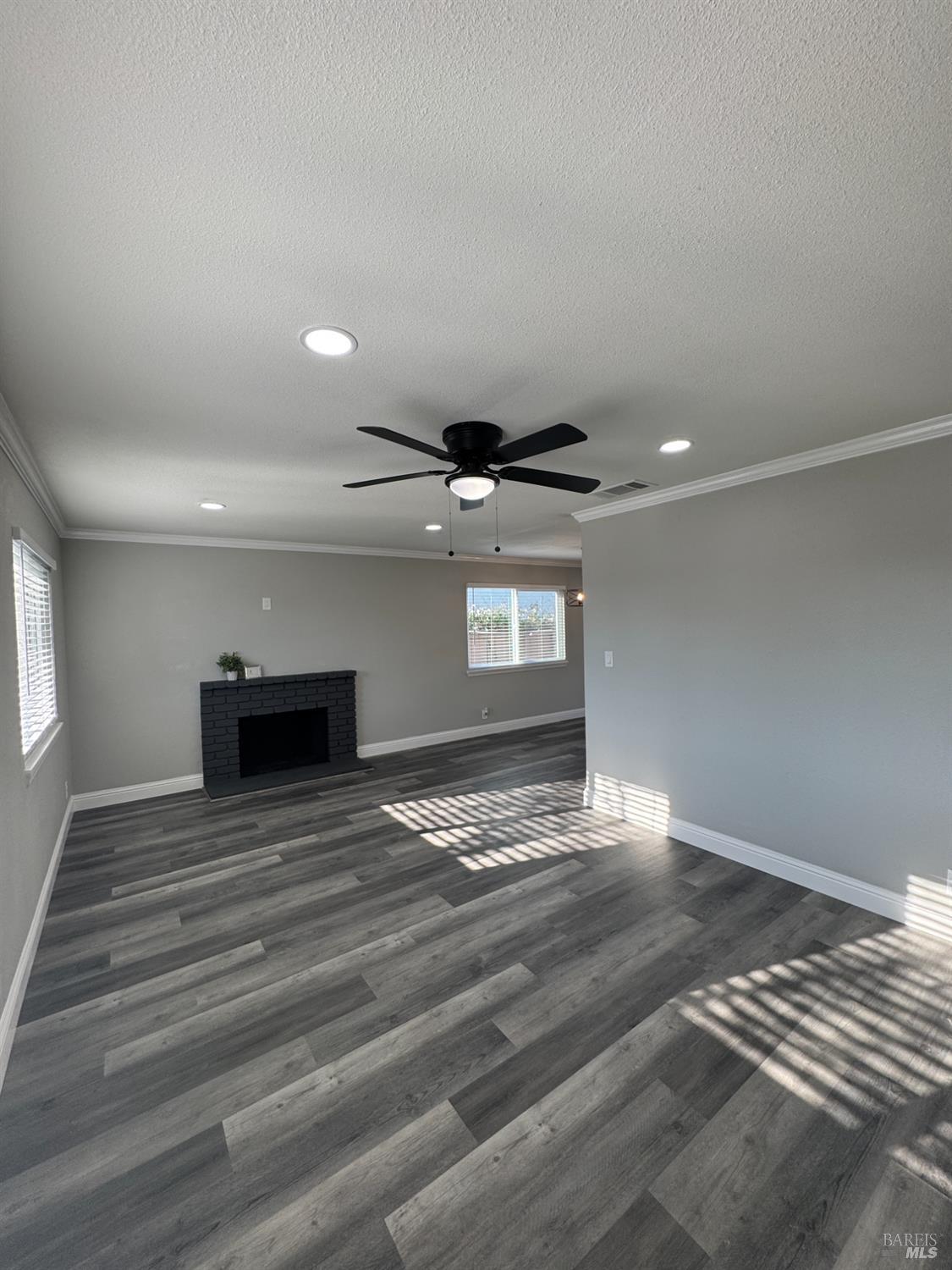 Detail Gallery Image 3 of 45 For 124 Purdue Dr, Vallejo,  CA 94589 - 3 Beds | 2 Baths