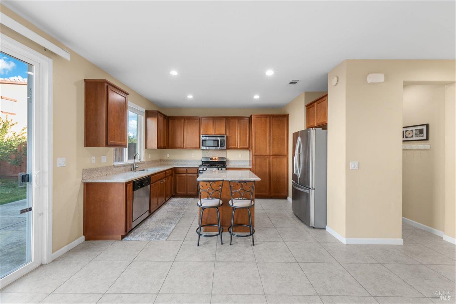 Detail Gallery Image 16 of 59 For 7079 Westminster Ct, Vacaville,  CA 95687 - 4 Beds | 2/1 Baths