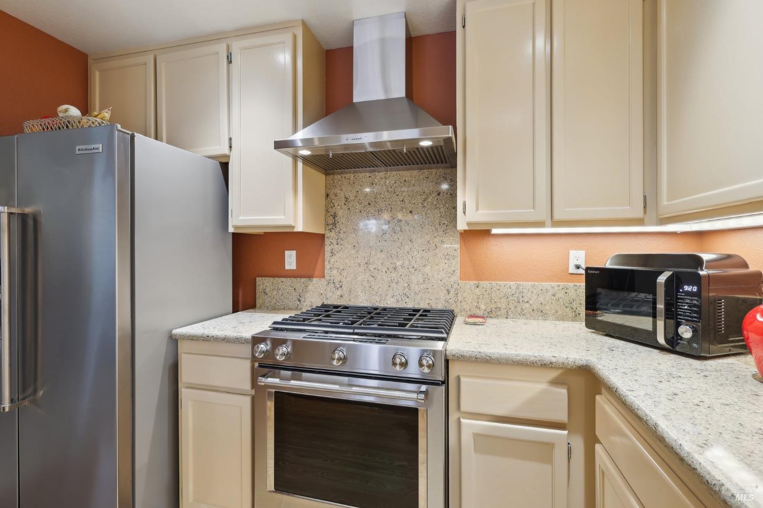 Detail Gallery Image 15 of 36 For 603 Cherry Ave, Sonoma,  CA 95476 - 2 Beds | 2 Baths