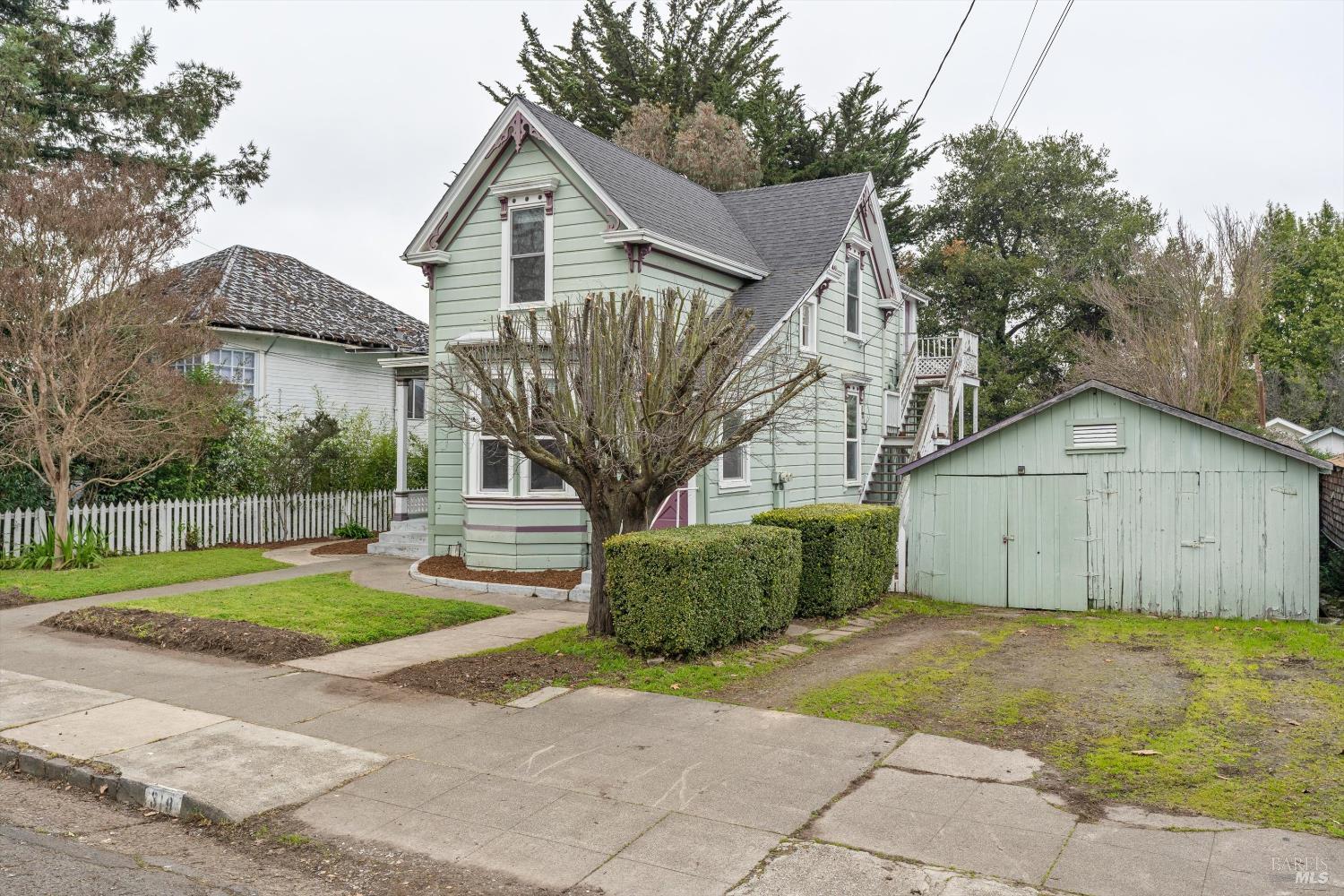 Detail Gallery Image 2 of 40 For 317 8th St, Petaluma,  CA 94952 - 4 Beds | 2 Baths