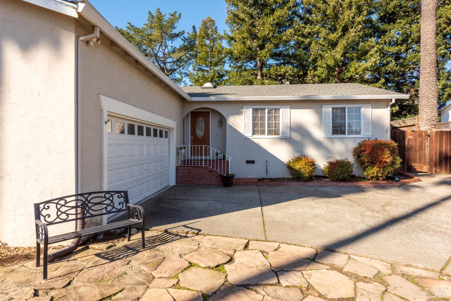 Detail Gallery Image 4 of 25 For 45 Buena Vis, Novato,  CA 94947 - 3 Beds | 2 Baths