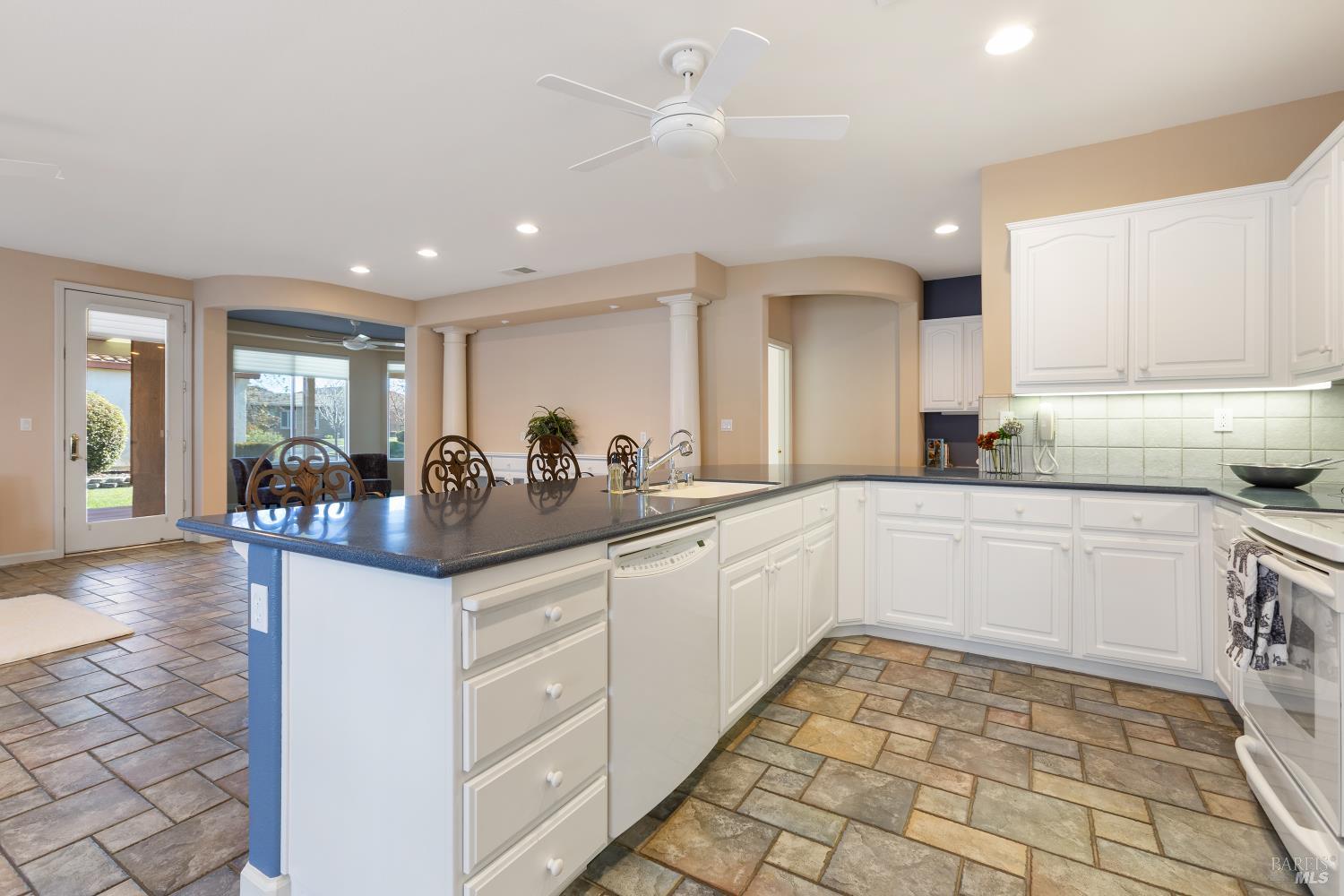 Detail Gallery Image 20 of 34 For 410 Atlantic Dr, Rio Vista,  CA 94571 - 2 Beds | 2 Baths