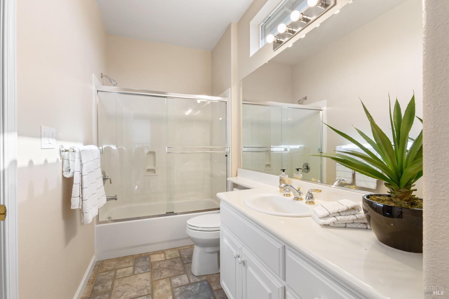 Detail Gallery Image 32 of 34 For 410 Atlantic Dr, Rio Vista,  CA 94571 - 2 Beds | 2 Baths