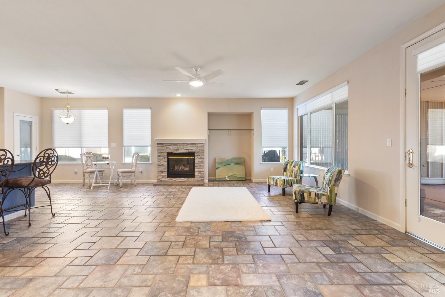 Detail Gallery Image 21 of 34 For 410 Atlantic Dr, Rio Vista,  CA 94571 - 2 Beds | 2 Baths