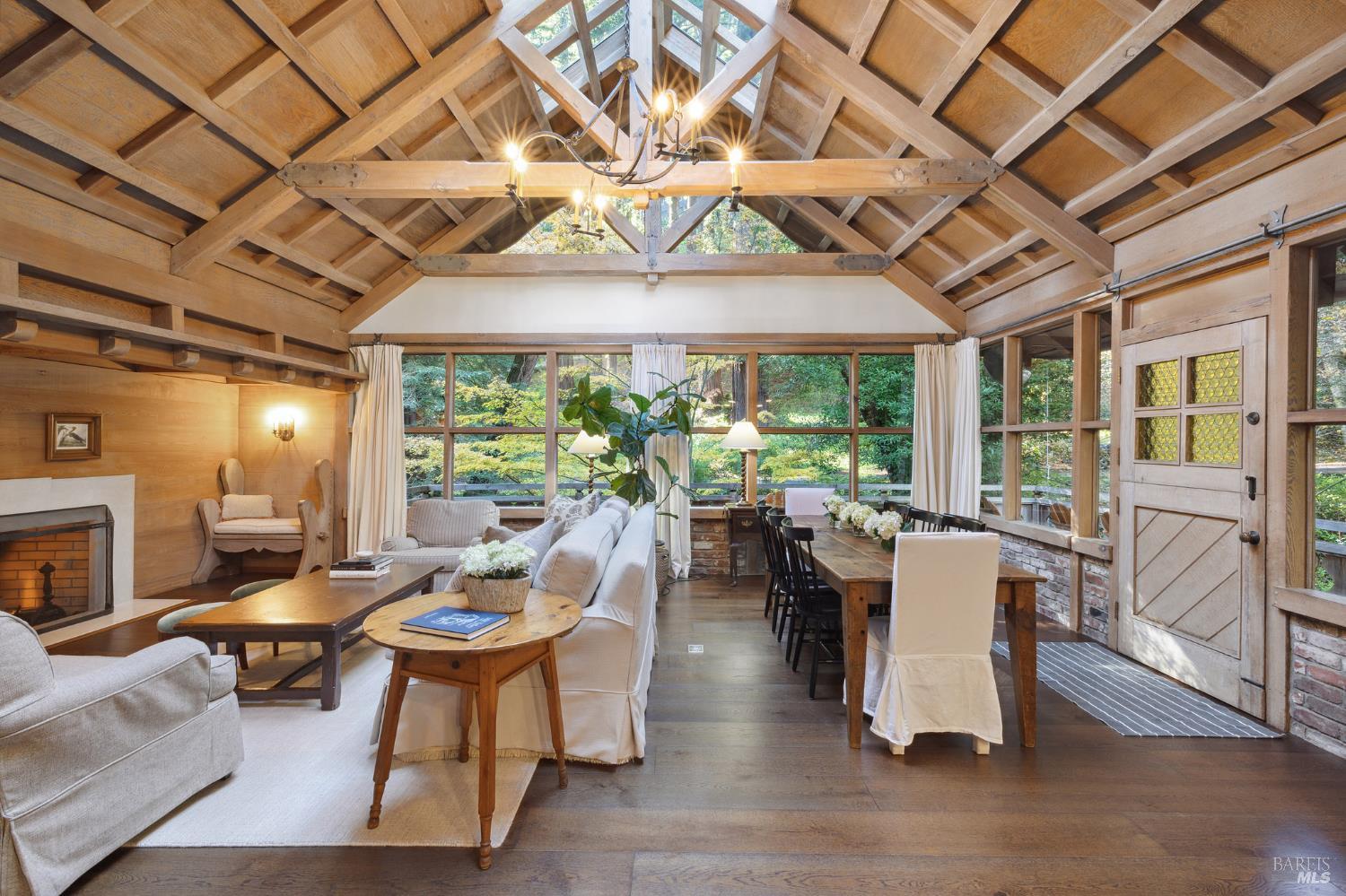 Detail Gallery Image 5 of 29 For 224 Cascade Dr, Mill Valley,  CA 94941 - 3 Beds | 2/1 Baths