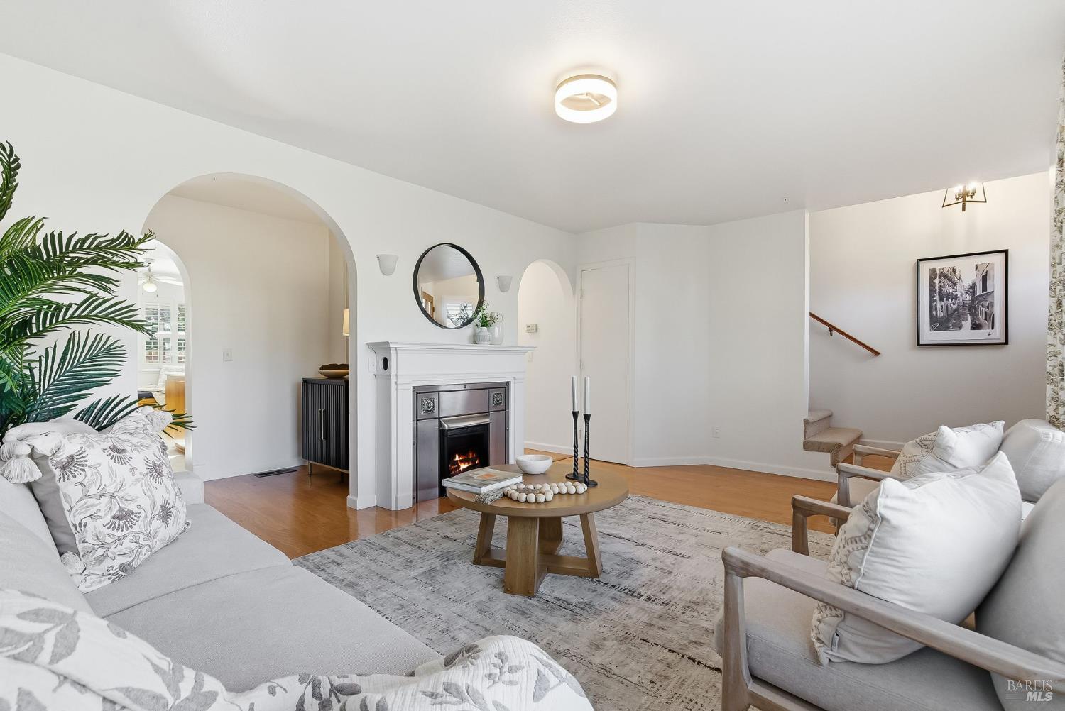 Detail Gallery Image 10 of 51 For 1816 Downing St, Petaluma,  CA 94954 - 3 Beds | 1/1 Baths