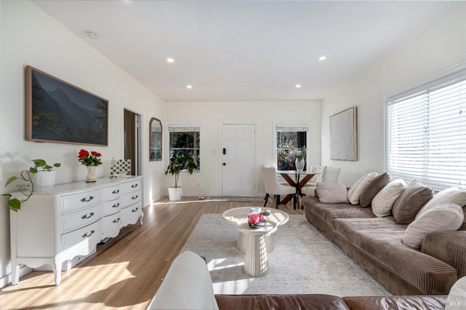 Detail Gallery Image 8 of 31 For 1145 Alta Ave, Napa,  CA 94559 - 3 Beds | 1 Baths