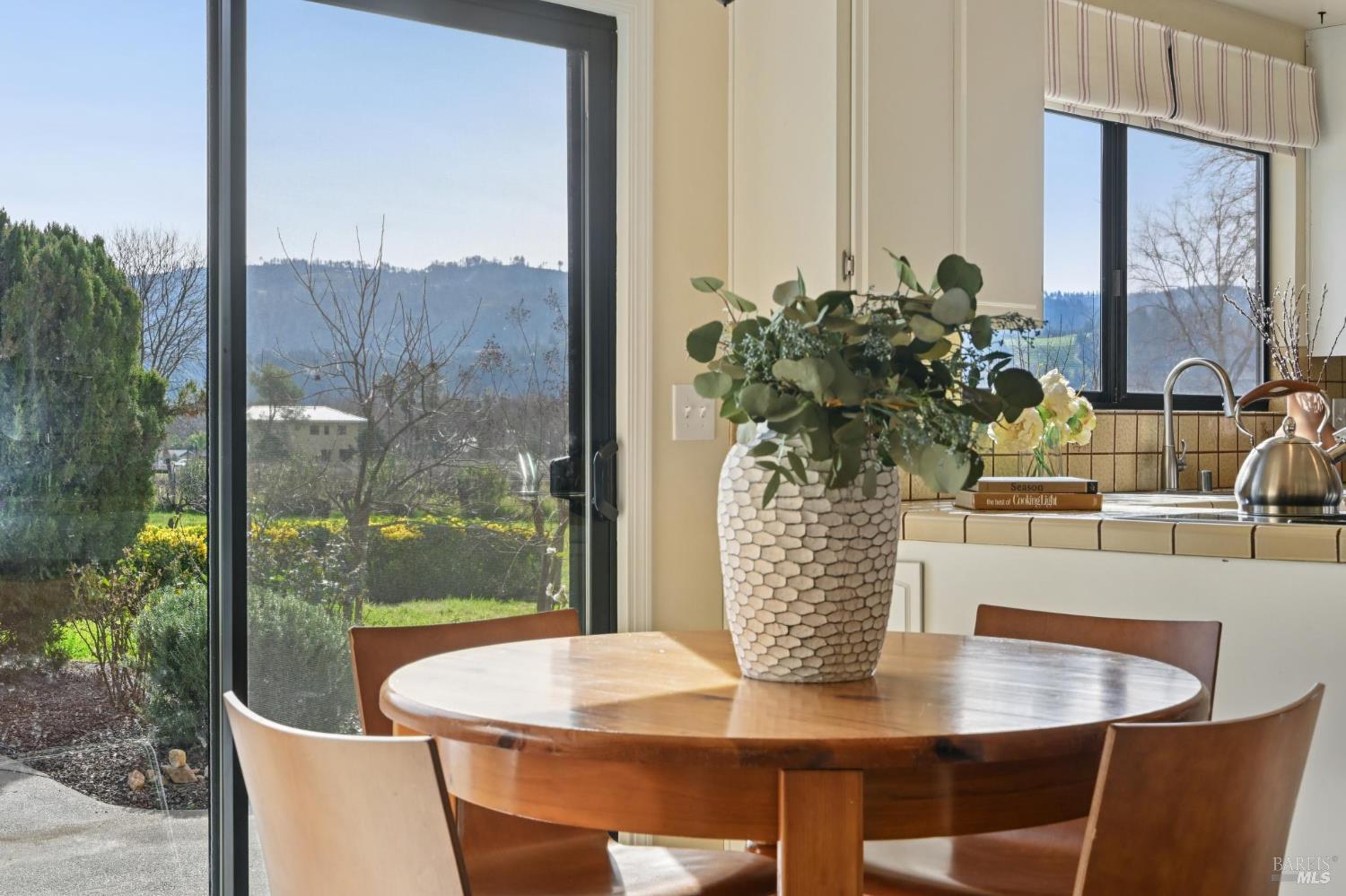 Detail Gallery Image 10 of 39 For 2550 Greenwood Ave, Calistoga,  CA 94515 - 4 Beds | 2/1 Baths