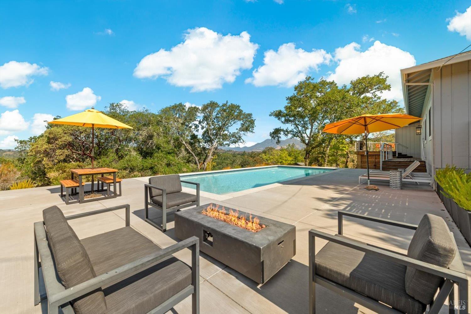 Detail Gallery Image 24 of 30 For 5860 Sharp Rd, Calistoga,  CA 94515 - 4 Beds | 4 Baths