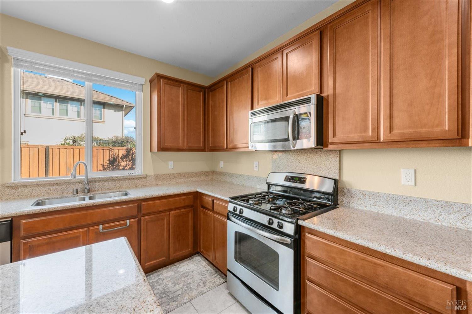 Detail Gallery Image 15 of 59 For 7079 Westminster Ct, Vacaville,  CA 95687 - 4 Beds | 2/1 Baths