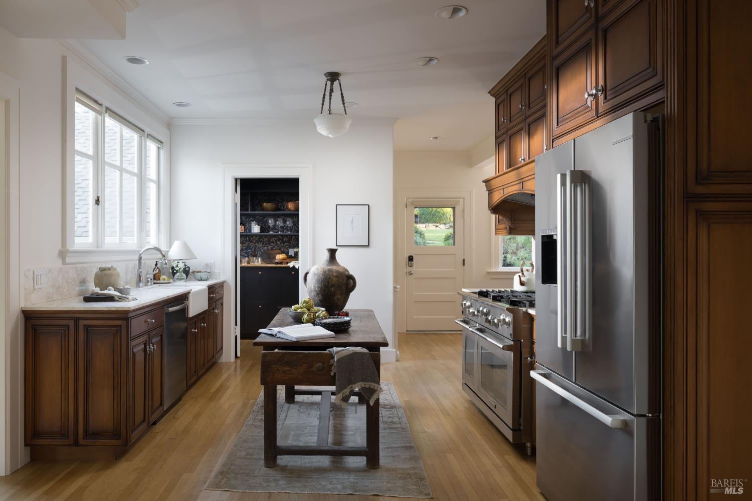 Detail Gallery Image 9 of 43 For 178 Palm Ave, San Rafael,  CA 94901 - 5 Beds | 3/2 Baths