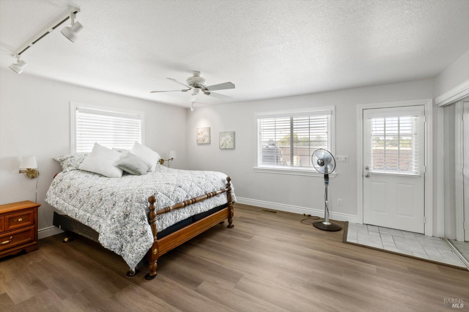 Detail Gallery Image 16 of 60 For 7672 Country Ln, Vacaville,  CA 95688 - 3 Beds | 3 Baths