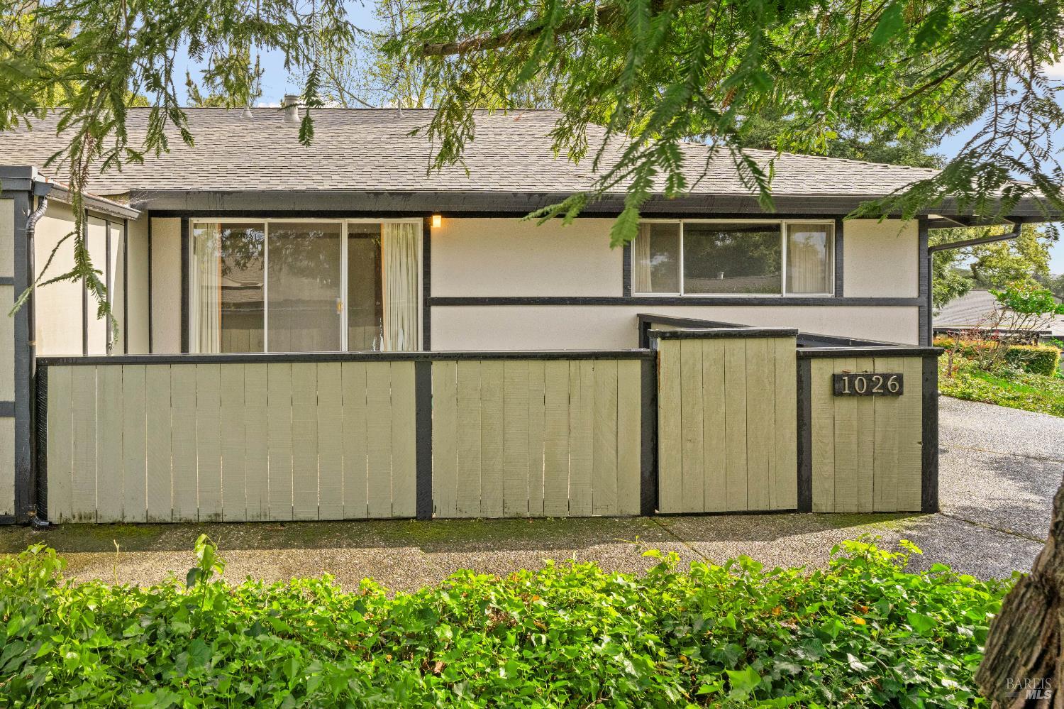 Detail Gallery Image 6 of 53 For 1026 East Ave, Napa,  CA 94559 - 2 Beds | 2 Baths