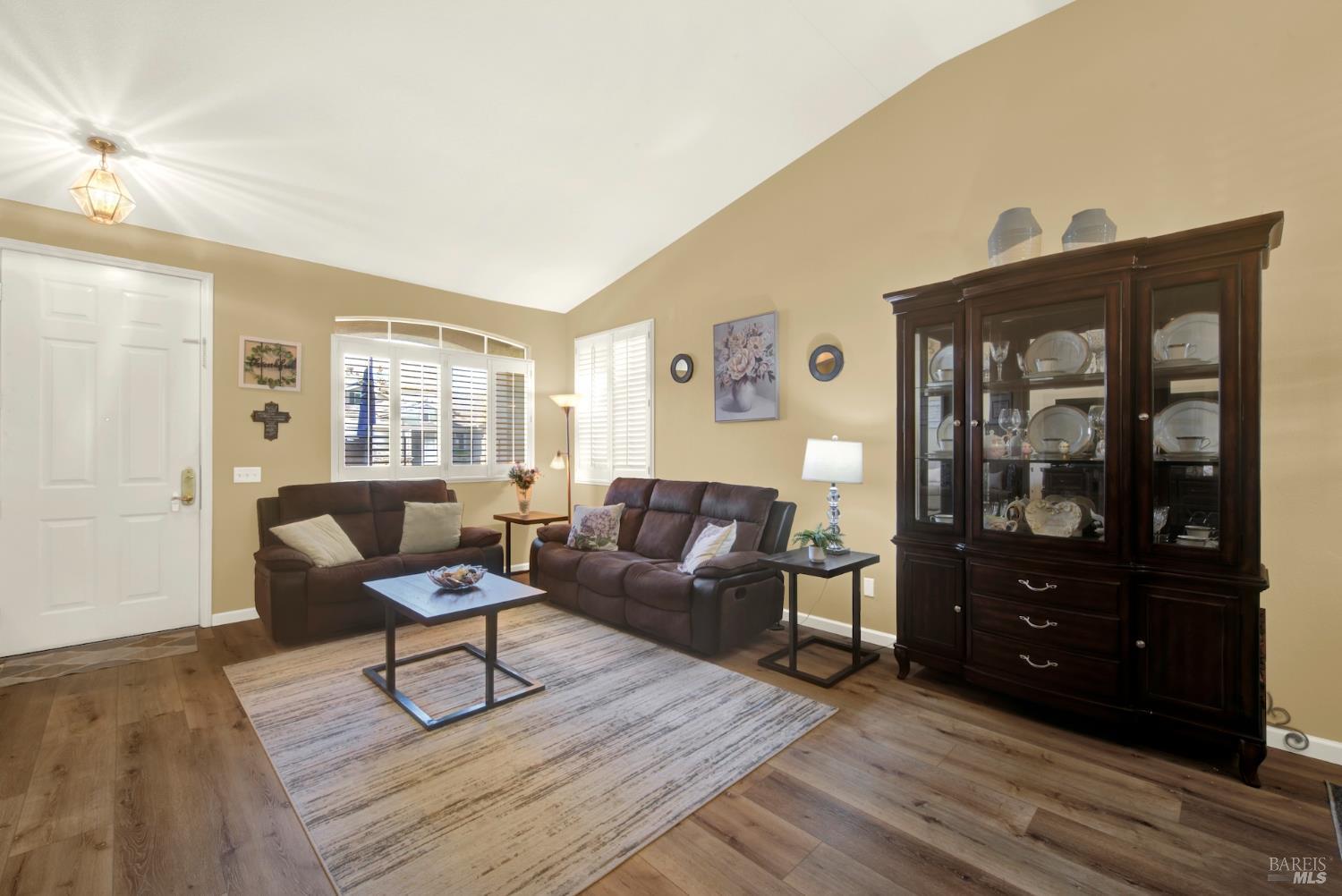 Detail Gallery Image 10 of 62 For 161 Currant Ln, Vacaville,  CA 95687 - 2 Beds | 2 Baths