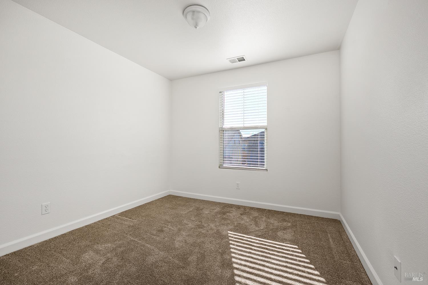 Detail Gallery Image 22 of 39 For 2023 Northfield Dr, Santa Rosa,  CA 95403 - 4 Beds | 3/1 Baths