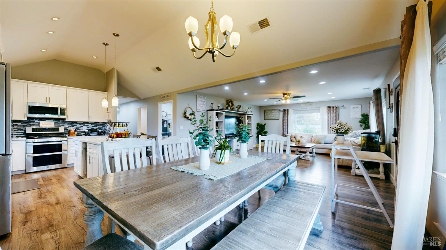 Detail Gallery Image 22 of 99 For 380 Irwin Ln, Santa Rosa,  CA 95401 - 3 Beds | 2 Baths