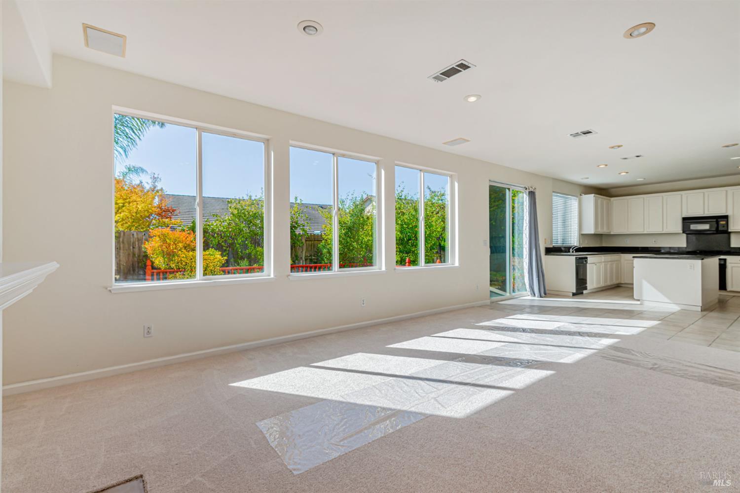 Detail Gallery Image 12 of 49 For 6206 Pebble Beach Dr, Vallejo,  CA 94591 - 5 Beds | 4 Baths