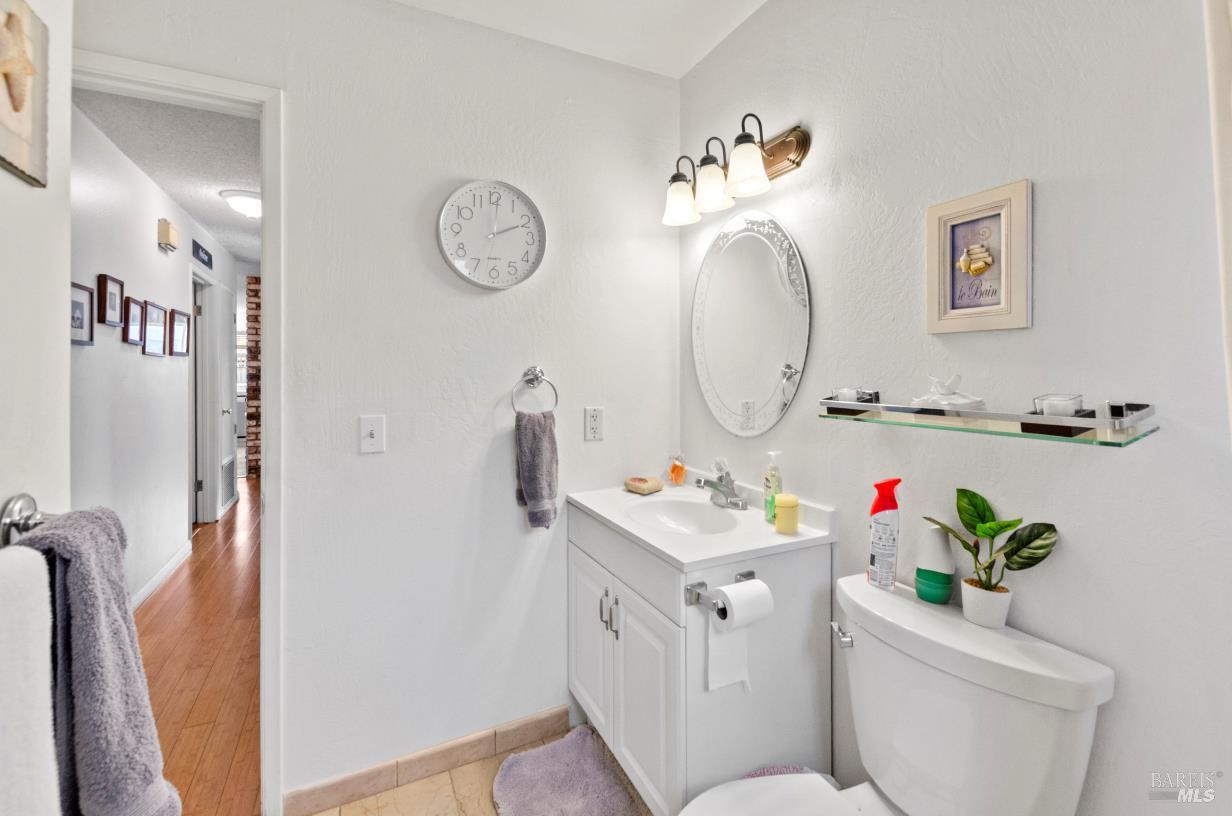 Detail Gallery Image 15 of 28 For 19295 Junipero Serra Dr, Sonoma,  CA 95476 - 3 Beds | 2 Baths