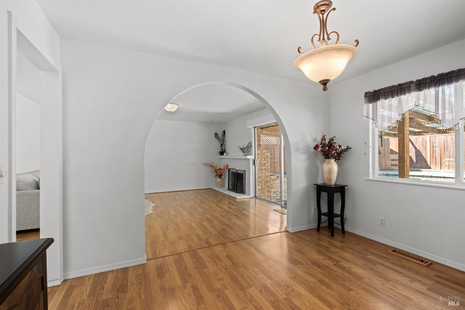 Detail Gallery Image 13 of 25 For 45 Buena Vis, Novato,  CA 94947 - 3 Beds | 2 Baths