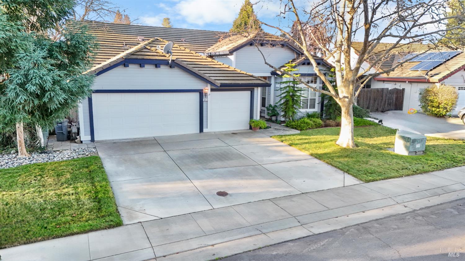 Detail Gallery Image 2 of 34 For 655 Yachtsman Ct, Dixon,  CA 95620 - 4 Beds | 2 Baths