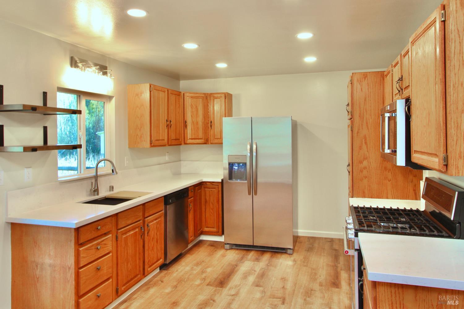 Detail Gallery Image 9 of 49 For 16160 Laughlin Rd, Guerneville,  CA 95446 - 3 Beds | 2 Baths