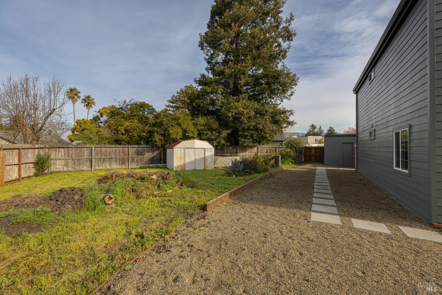 Detail Gallery Image 24 of 31 For 125 Saratoga Ct, Petaluma,  CA 94954 - 4 Beds | 2 Baths
