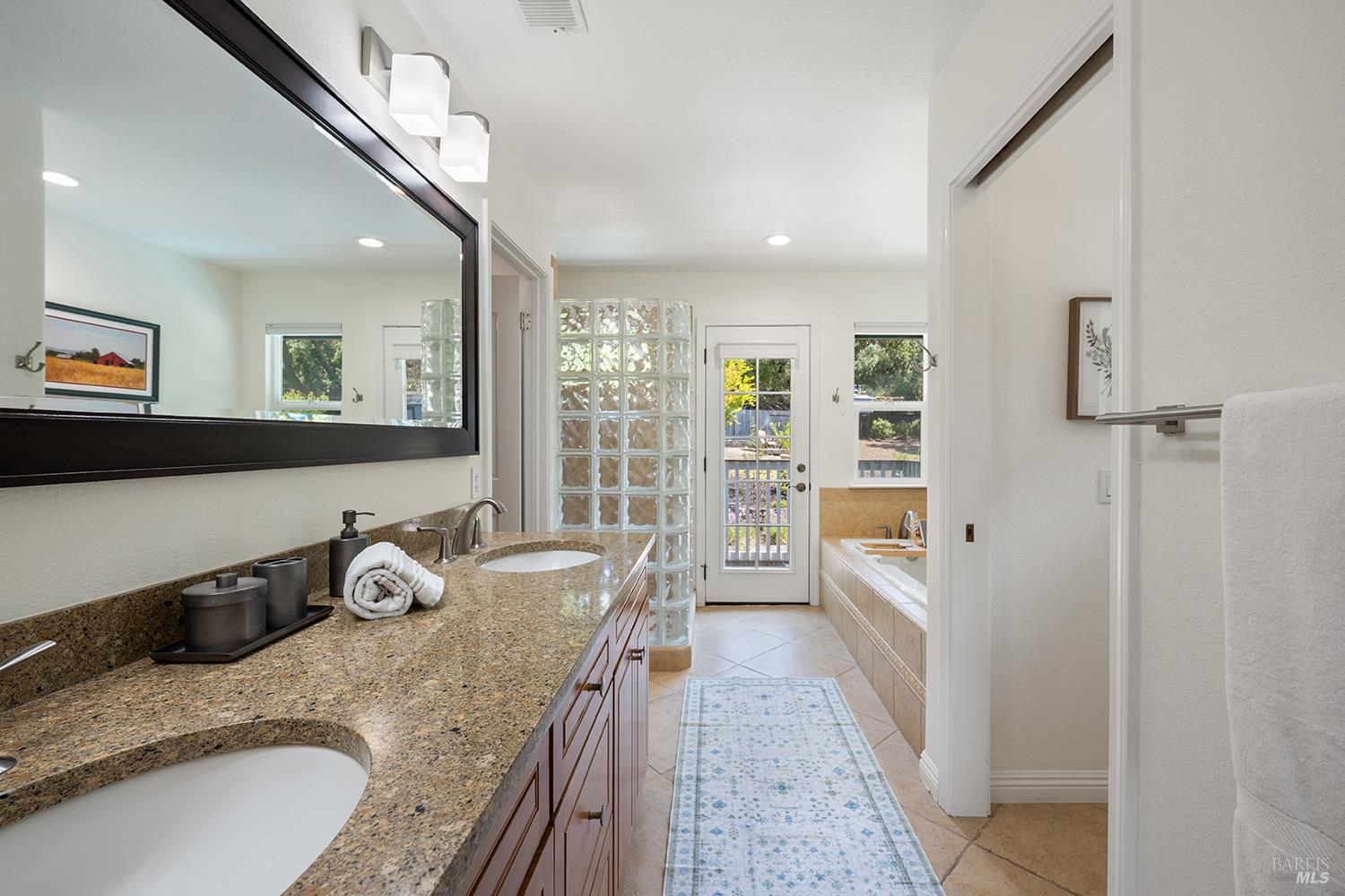 Detail Gallery Image 29 of 60 For 3991 Haven Ct, Sebastopol,  CA 95472 - 4 Beds | 2/1 Baths