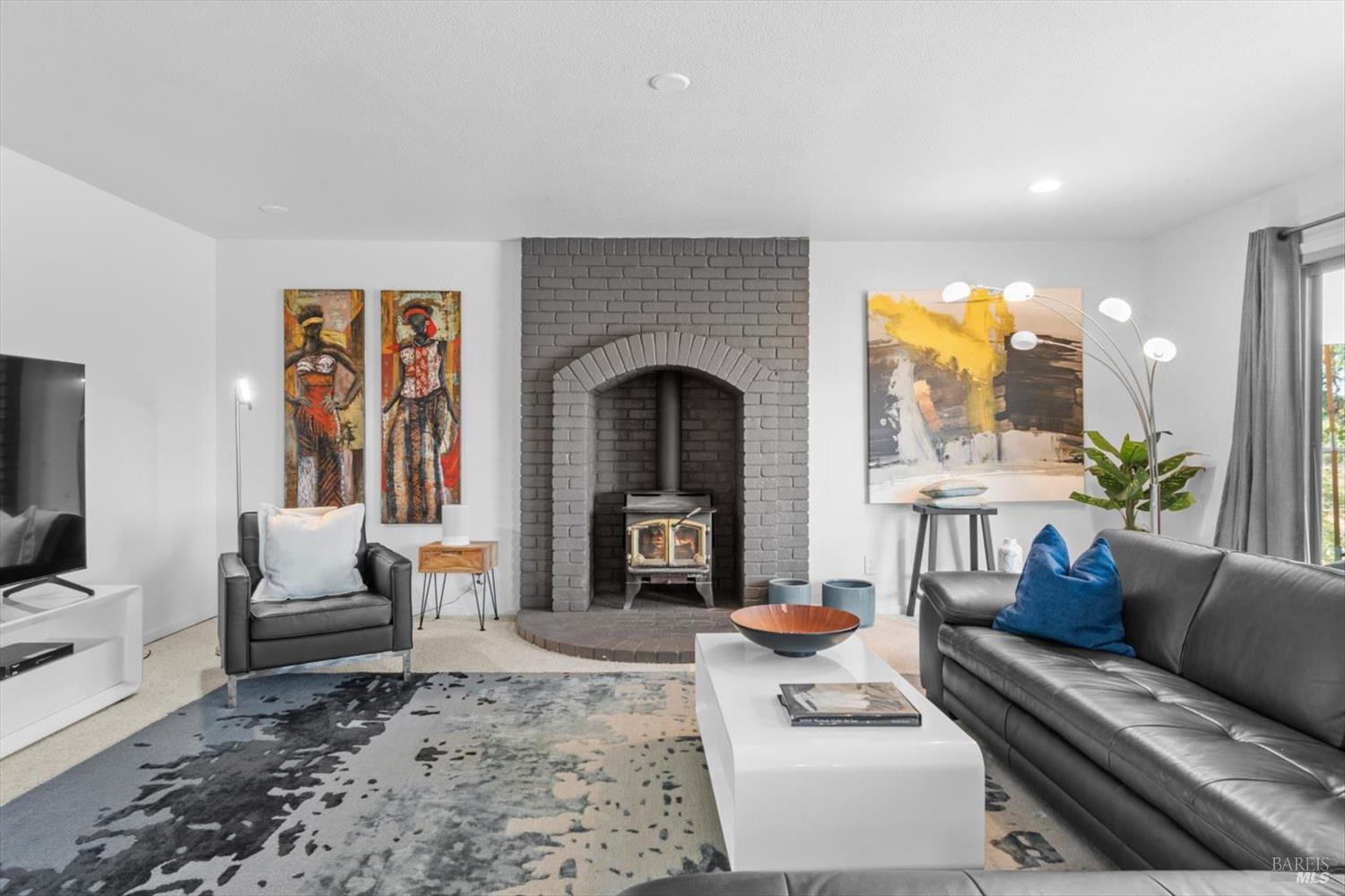 Detail Gallery Image 10 of 30 For 5860 Sharp Rd, Calistoga,  CA 94515 - 4 Beds | 4 Baths