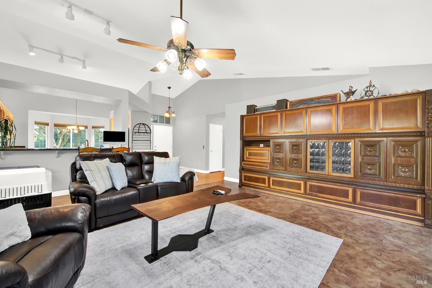 Detail Gallery Image 17 of 44 For 635 Evans Rd, Dixon,  CA 95620 - 3 Beds | 2 Baths