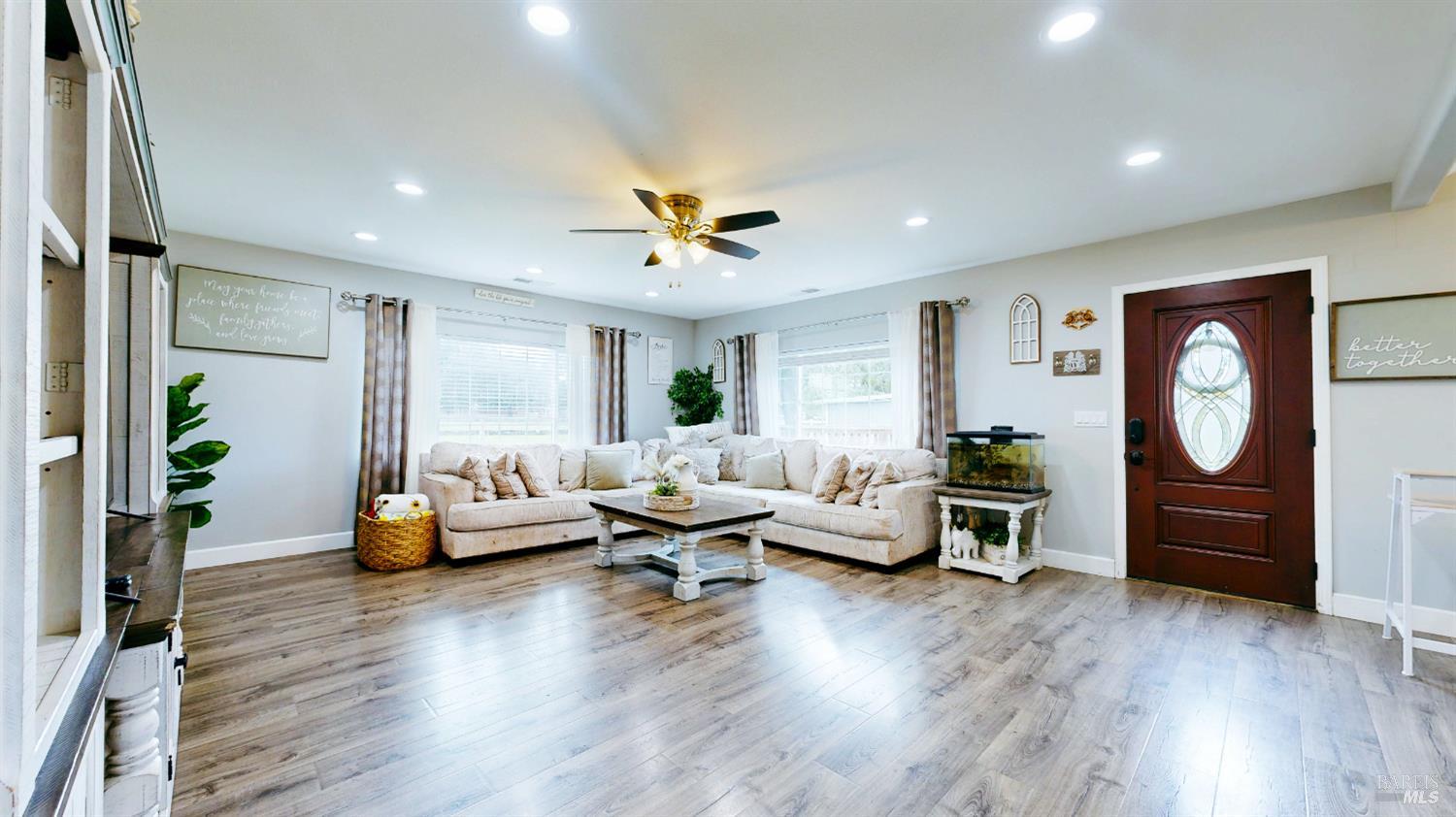 Detail Gallery Image 14 of 99 For 380 Irwin Ln, Santa Rosa,  CA 95401 - 3 Beds | 2 Baths