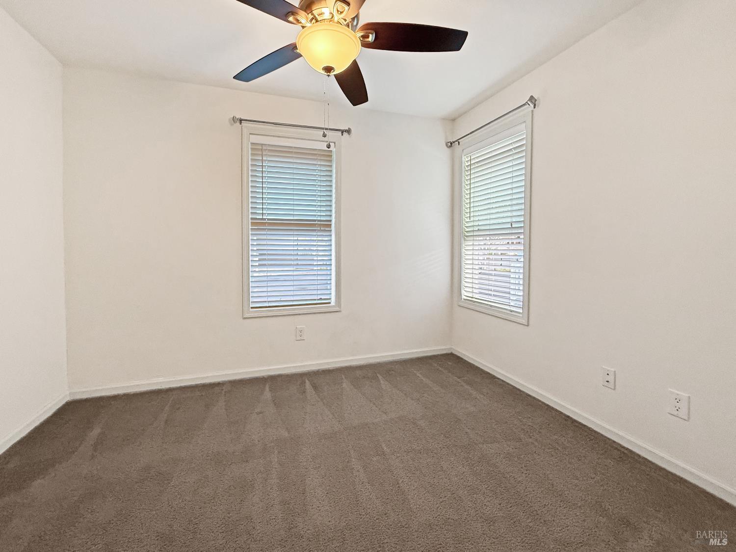 Detail Gallery Image 8 of 14 For 77 Romani Ct, Santa Rosa,  CA 95407 - 2 Beds | 2 Baths