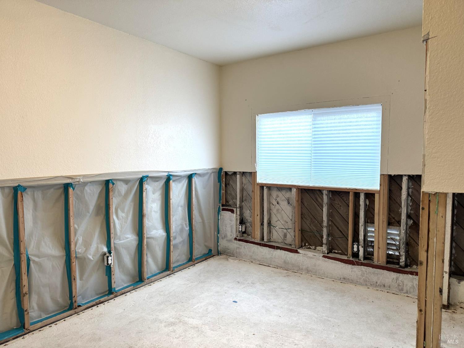 Detail Gallery Image 11 of 30 For 210 S Mcpherson St, Fort Bragg,  CA 95437 - 2 Beds | 1 Baths